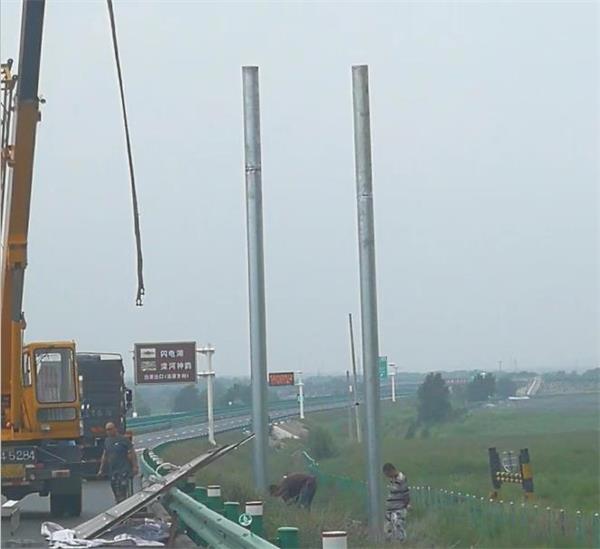 指示牌立柱過程